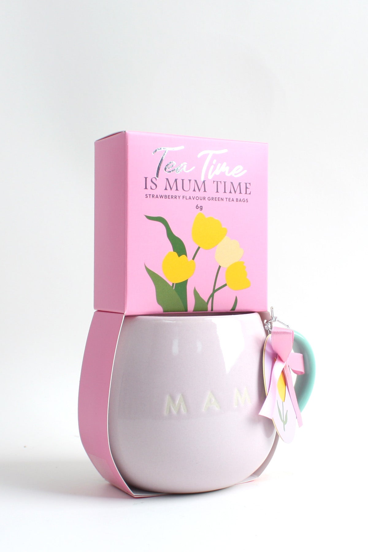 Mug with Strawberry Green Tea Bags – A Perfect Gift for Mum!